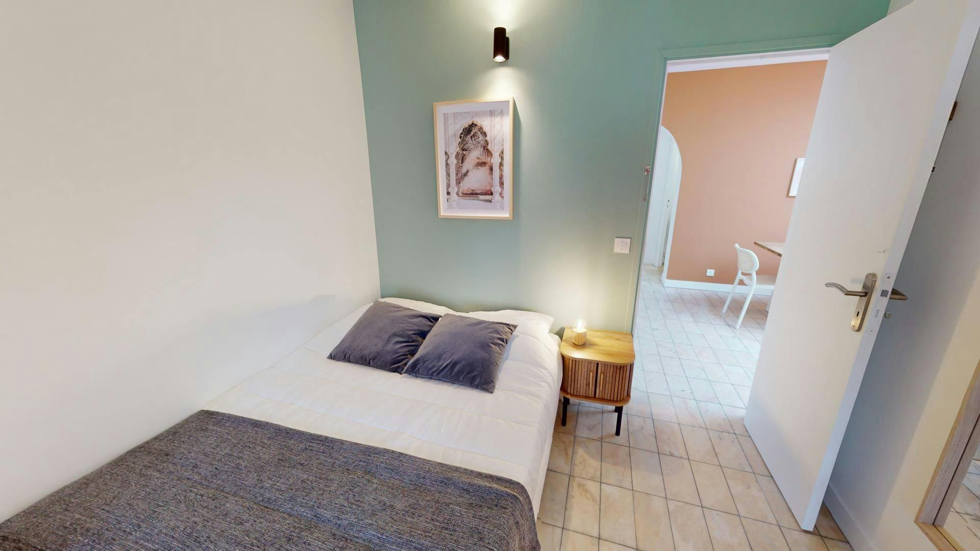 Private room for rent on Rue de Penthièvre, Paris - Vue 4