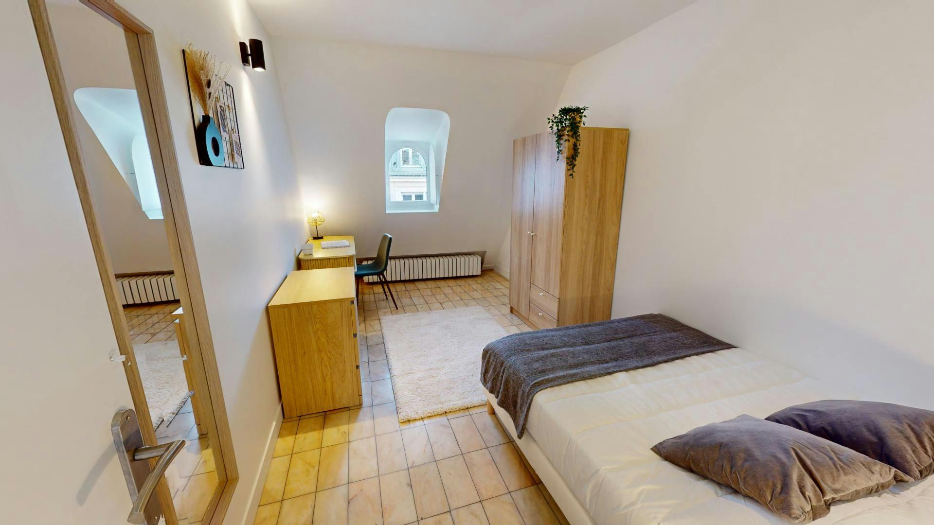 Private room for rent on Rue de Penthièvre, Paris - Vue 5