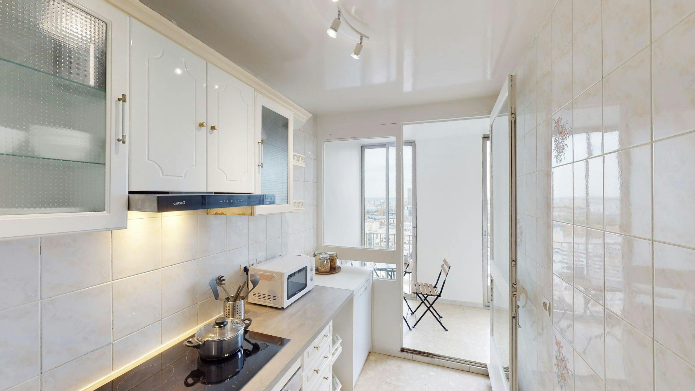 Apartment Paris, 1 bed, 9m² — photo 1