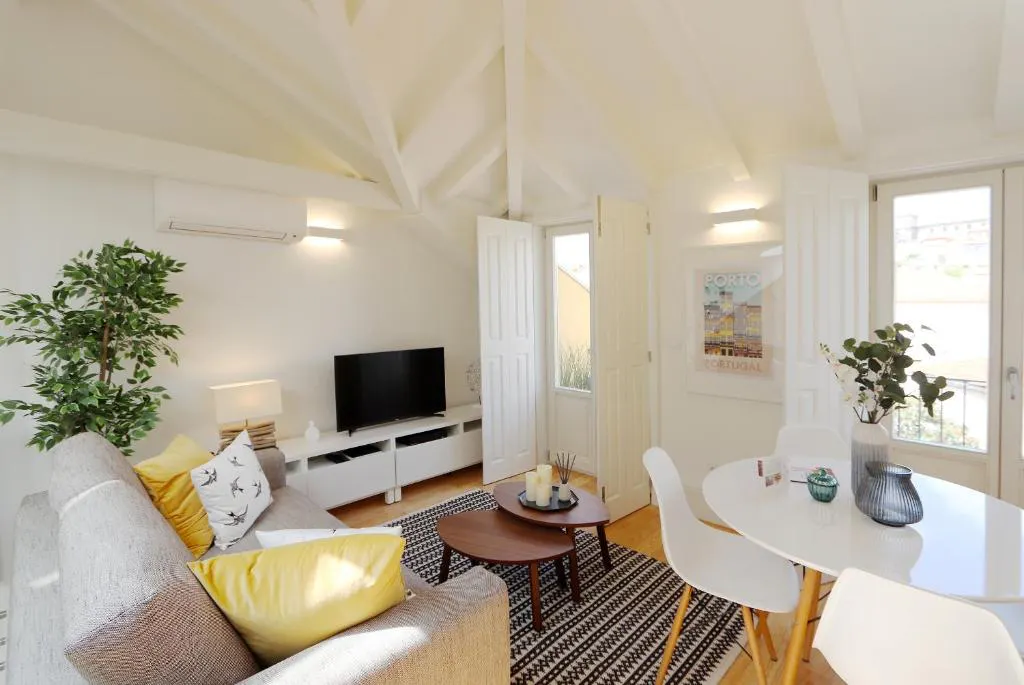 1-Bedroom Apartment in Rua dos Caldeireiros, Porto (1566700) ROOM 1