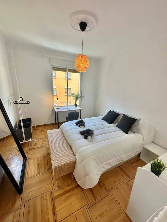 Private room in Calle de Coslada, Madrid (1566725) room image 1