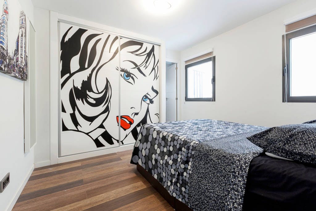 Calle de Mesonero Romanos, Madrid preview