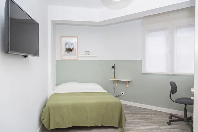 Private room in Calle Italia, Zaragoza (1566924) room image 1