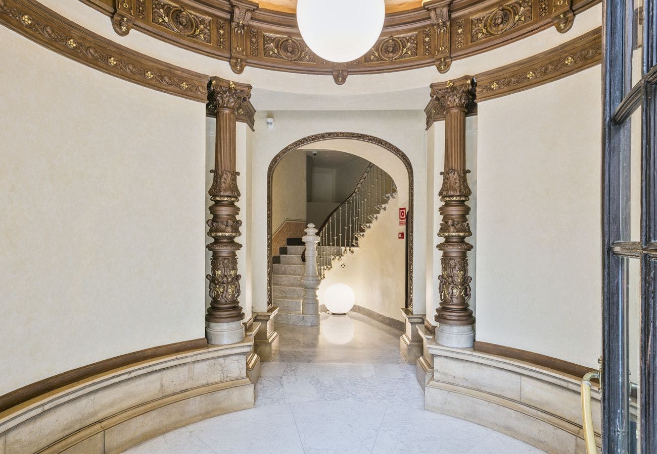 Apartment Barcelona, 1 bed, 10m² — photo 2