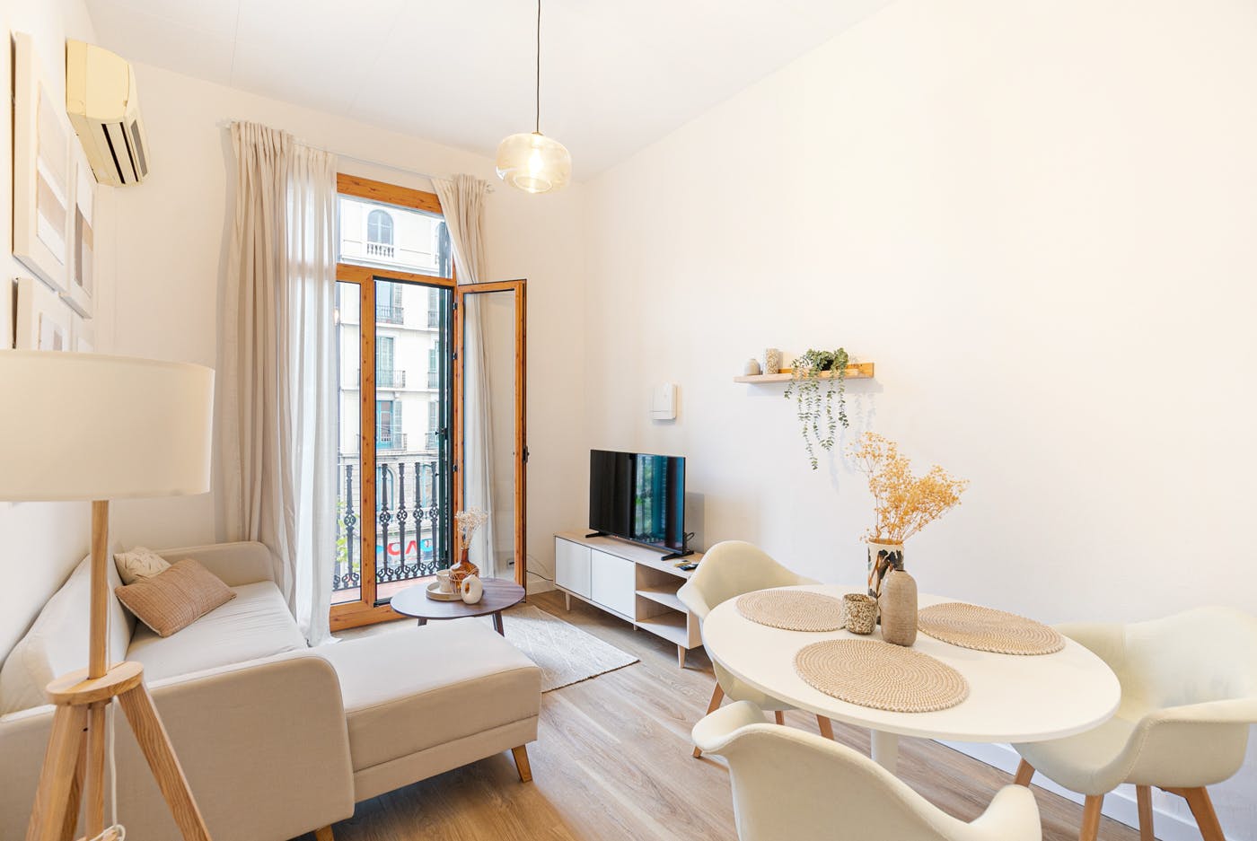 Carrer d'Aragó, Barcelona preview