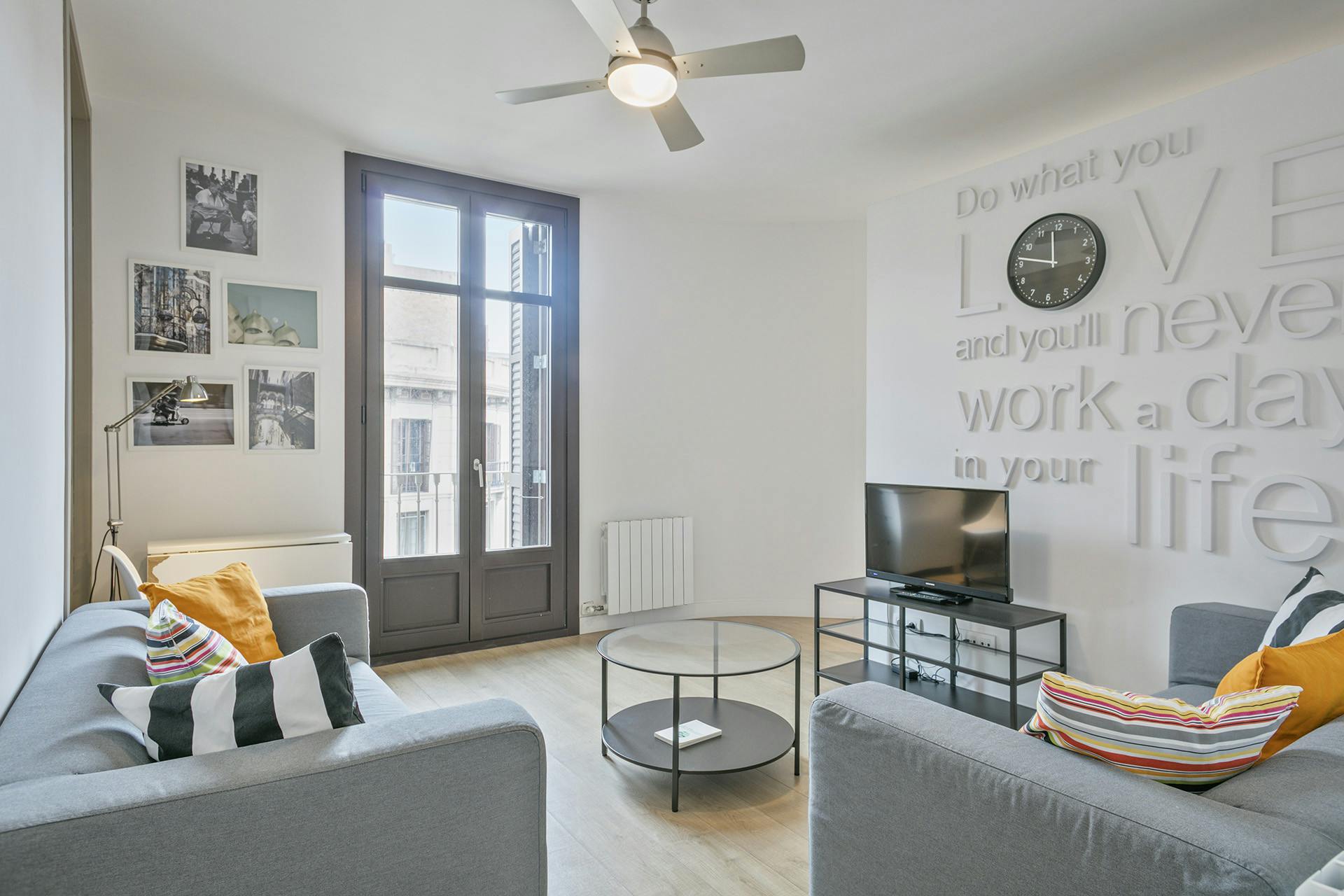 Apartment Barcelona, 1 bed, 9m² — photo 1