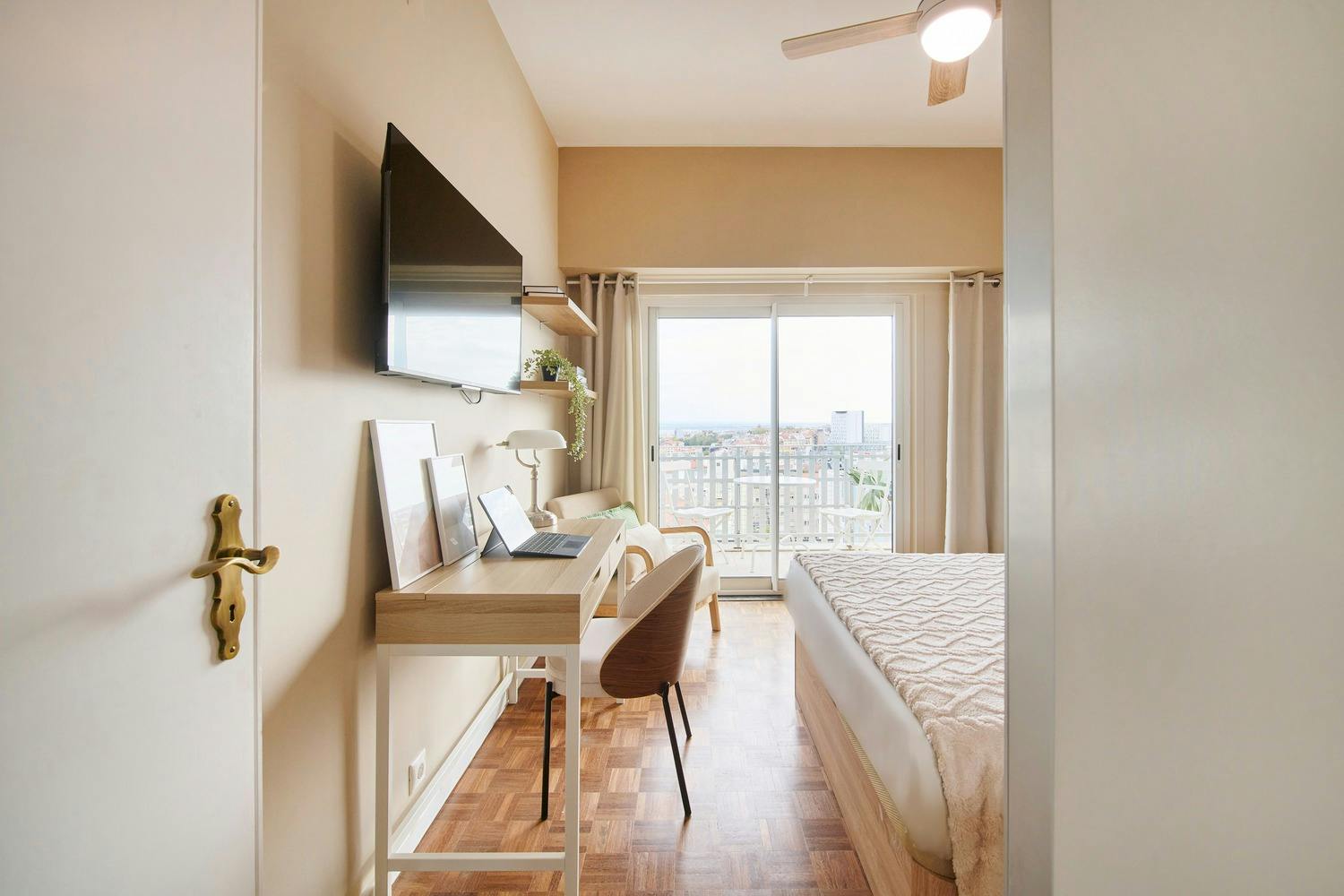 preview gallery tile