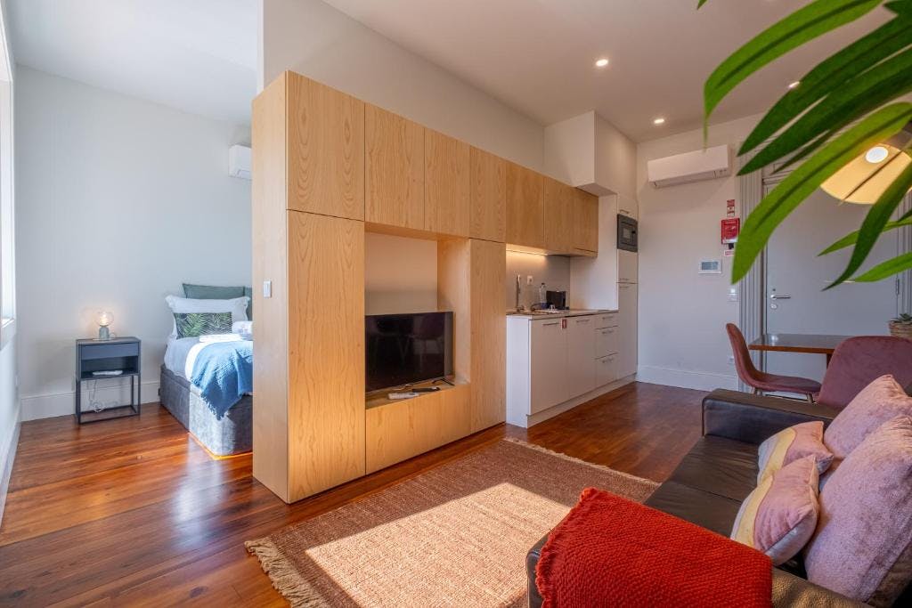 Studio for rent for €890 per month in Porto, Rua de Dom João IV