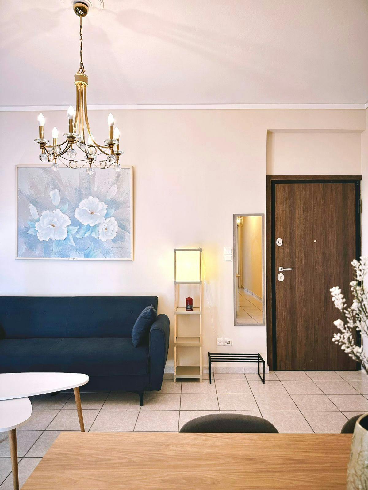 Apartment for rent for €1,550 per month in Voúla, Eleftheriou Venizelou