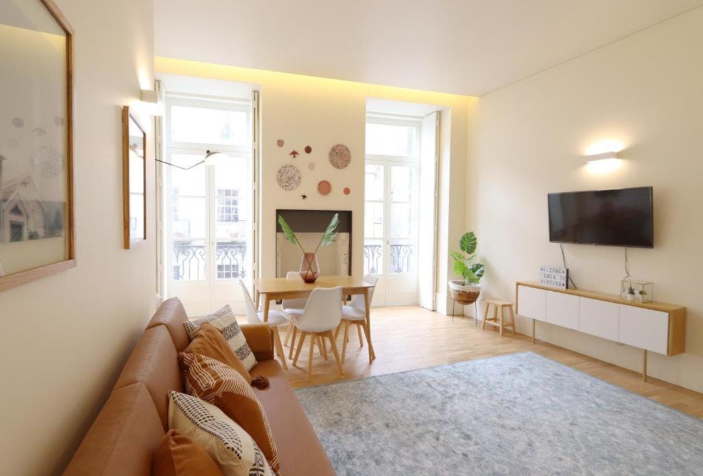 Mieszkanie do wynajęcia za 1300 € miesięcznie w mieście Porto, Rua dos Mercadores