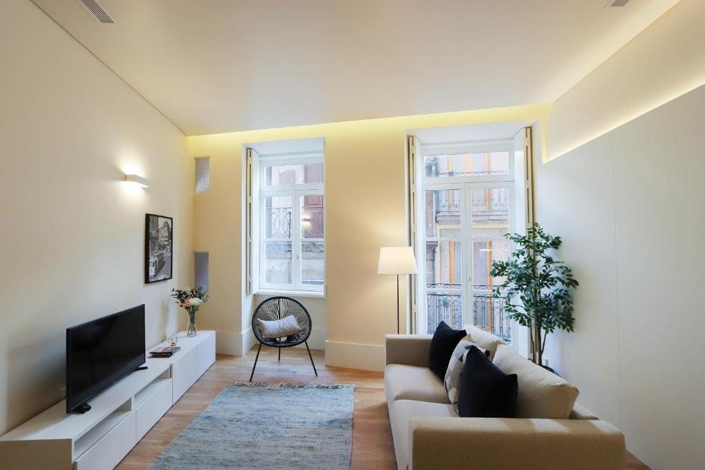 Квартира сдается в аренду за 1 900 € в месяц в Porto, Rua dos Mercadores