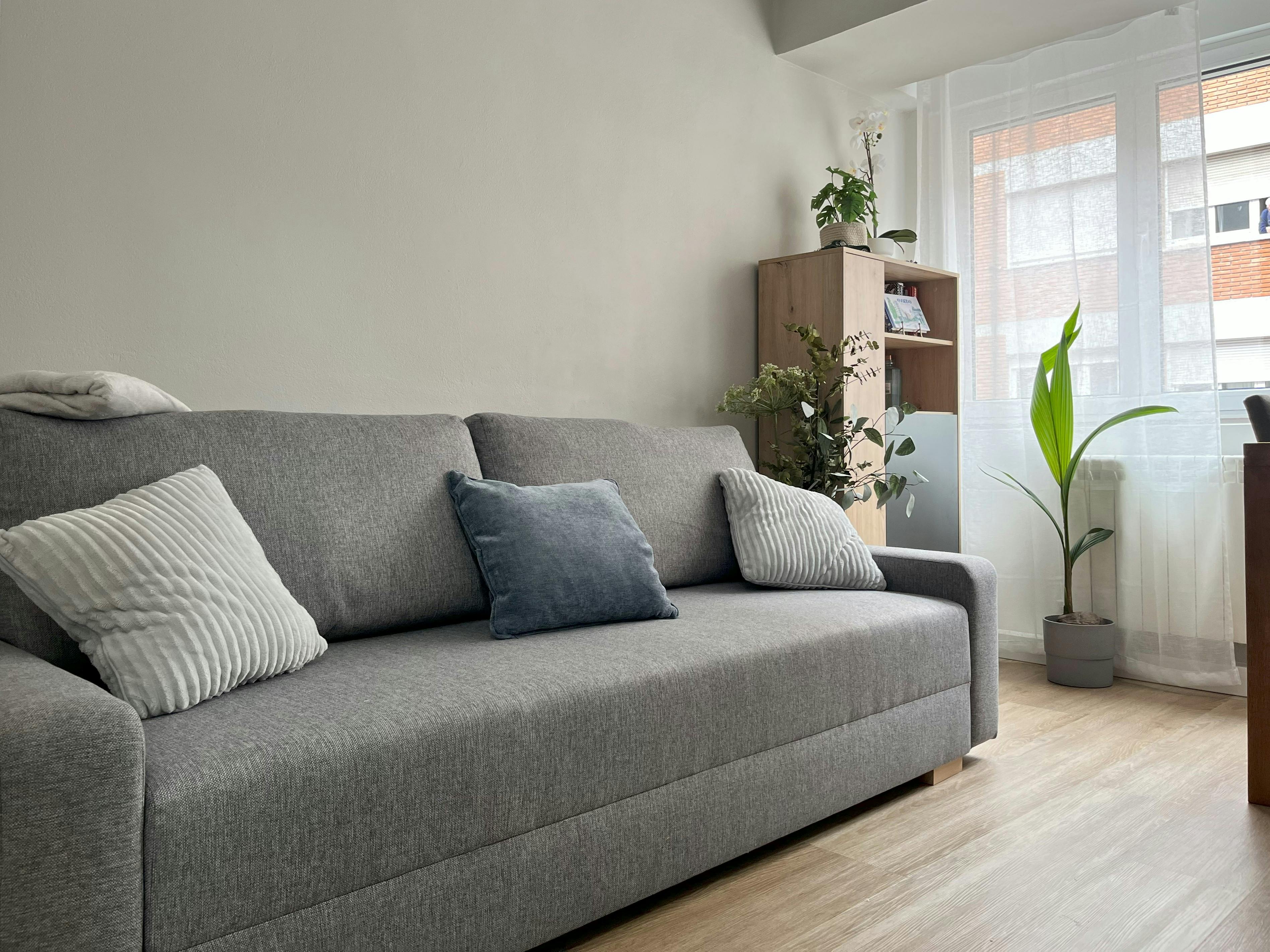 Apartment for rent for €1,500 per month in Oviedo, Calle de Lorenzo Abruñedo