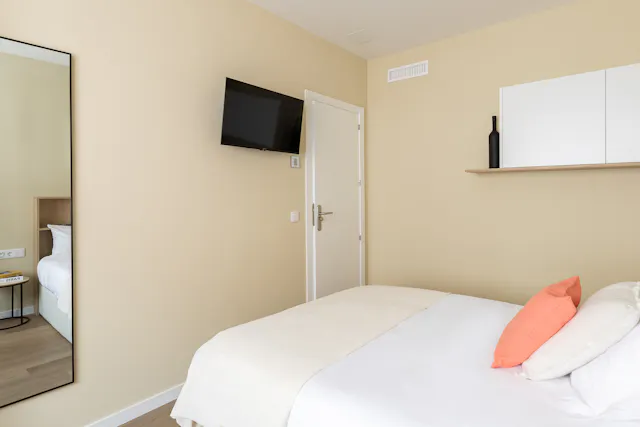 Private room in Calle de Donoso Cortés, Madrid (1567669) room image 2