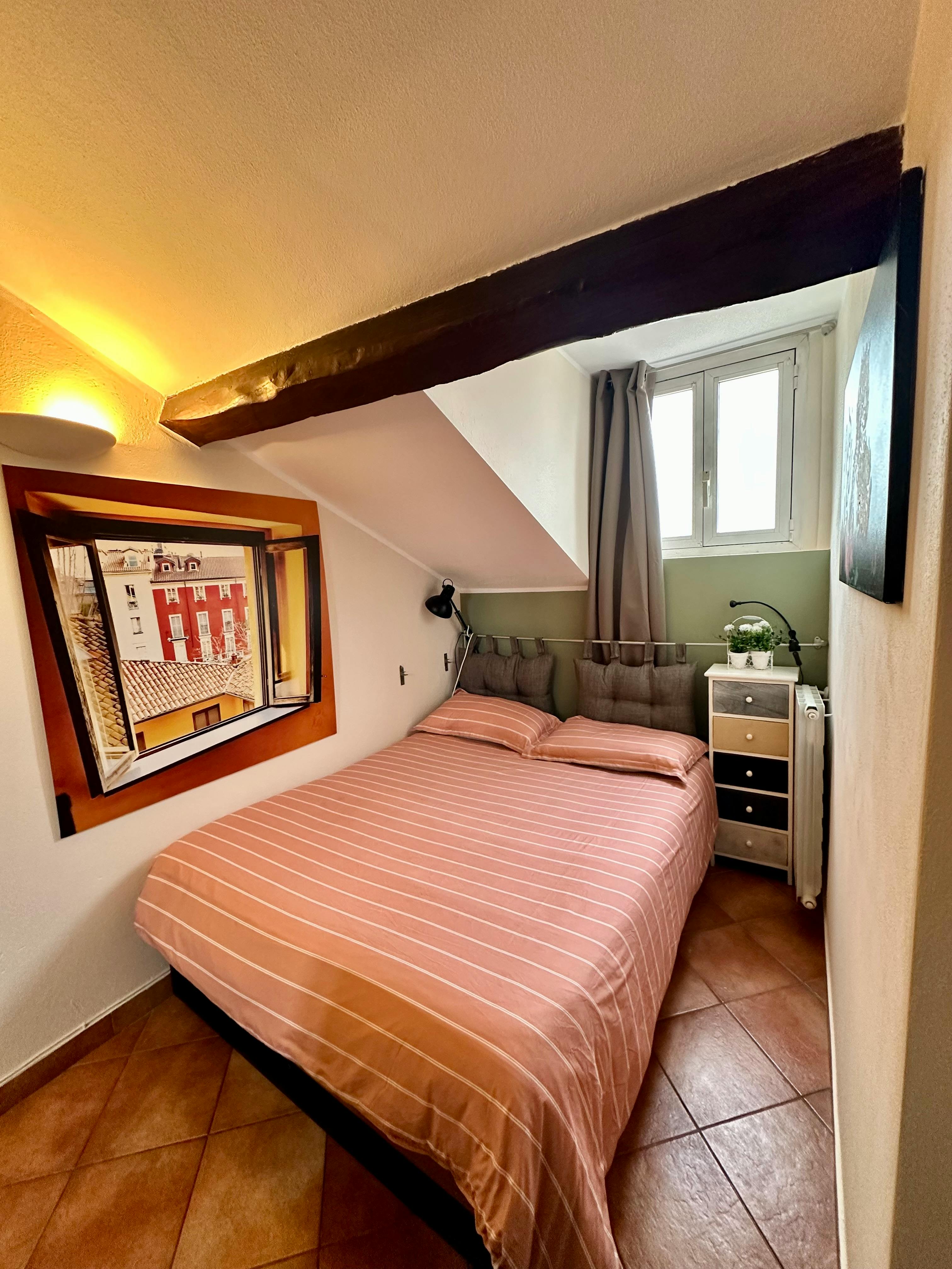 Apartment for rent for €1,500 per month in Milan, Via Solferino