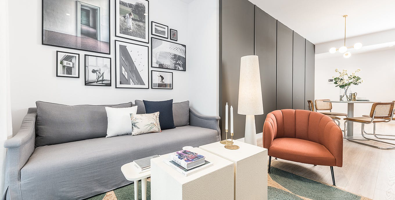 Apartment for rent for €3,357 per month in Barcelona, Carrer de Villarroel