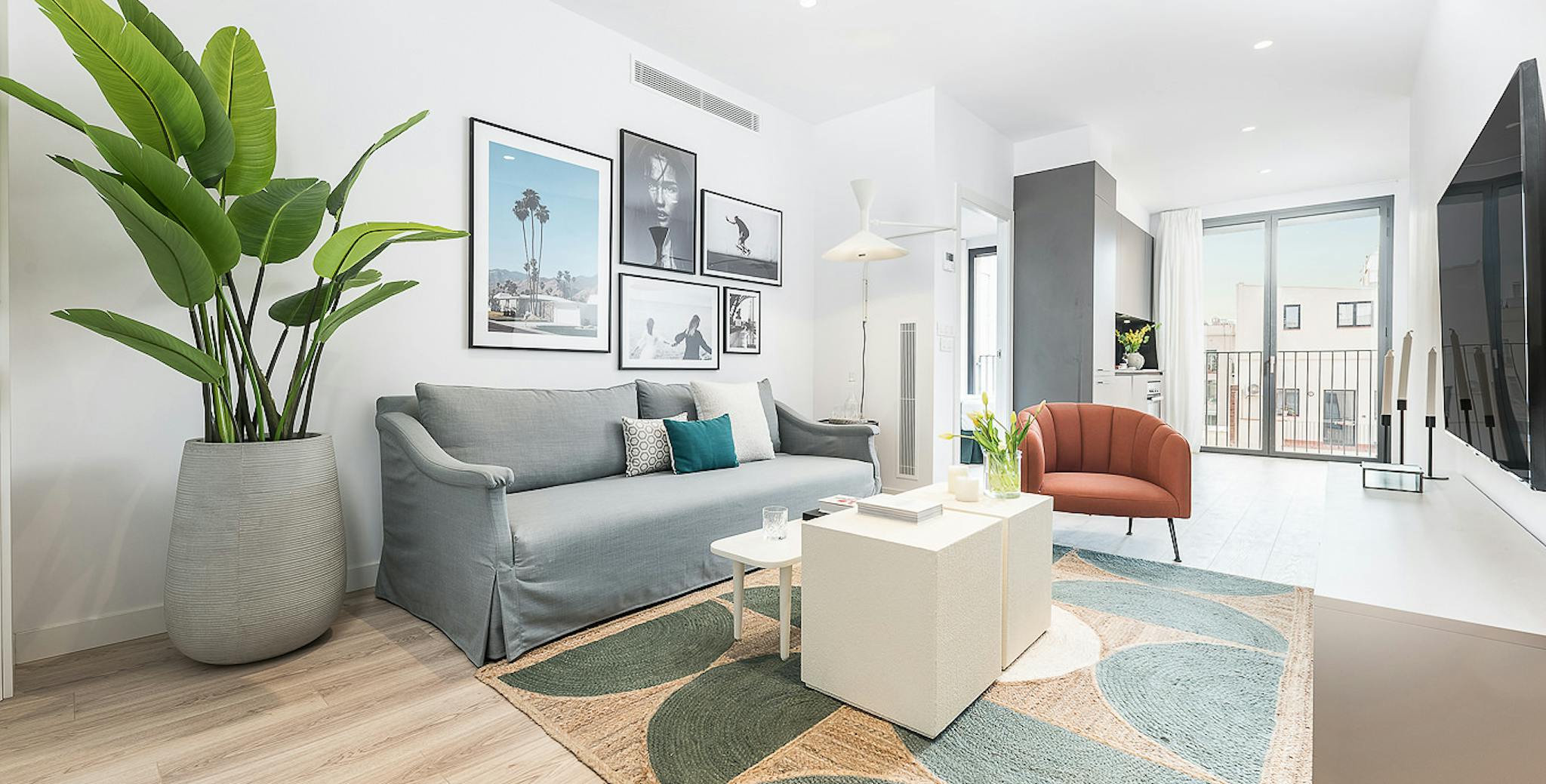 Carrer de Villarroel, Barcelona preview