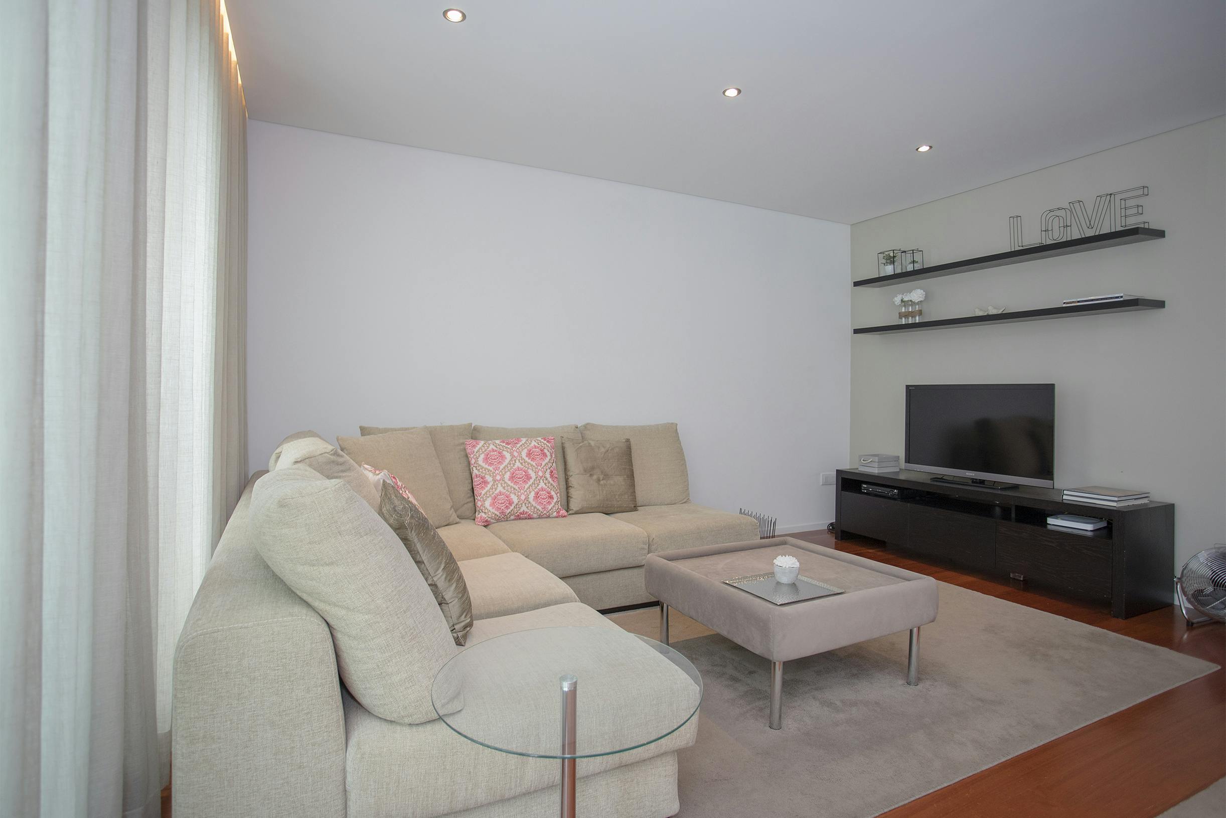 Rua da Sociedade Protectora dos Animais, Porto preview