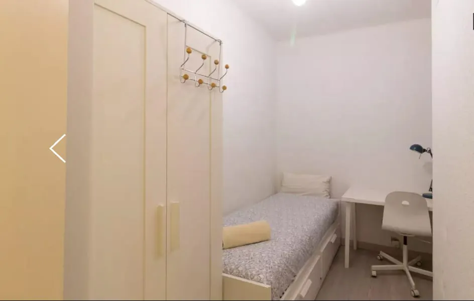 3-Bedroom Apartment in Carrer de la Llibertat, Barcelona (1568445) ROOM 2