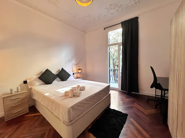 Private room in Carrer de Pau Claris, Barcelona (1568462) room image 1
