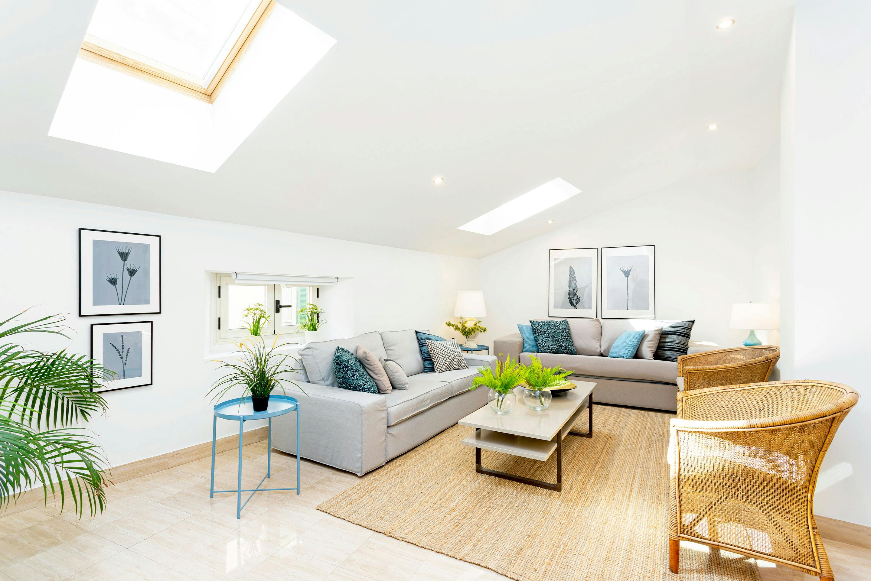 Apartment for rent for €2,870 per month in Málaga, Calle Marín García