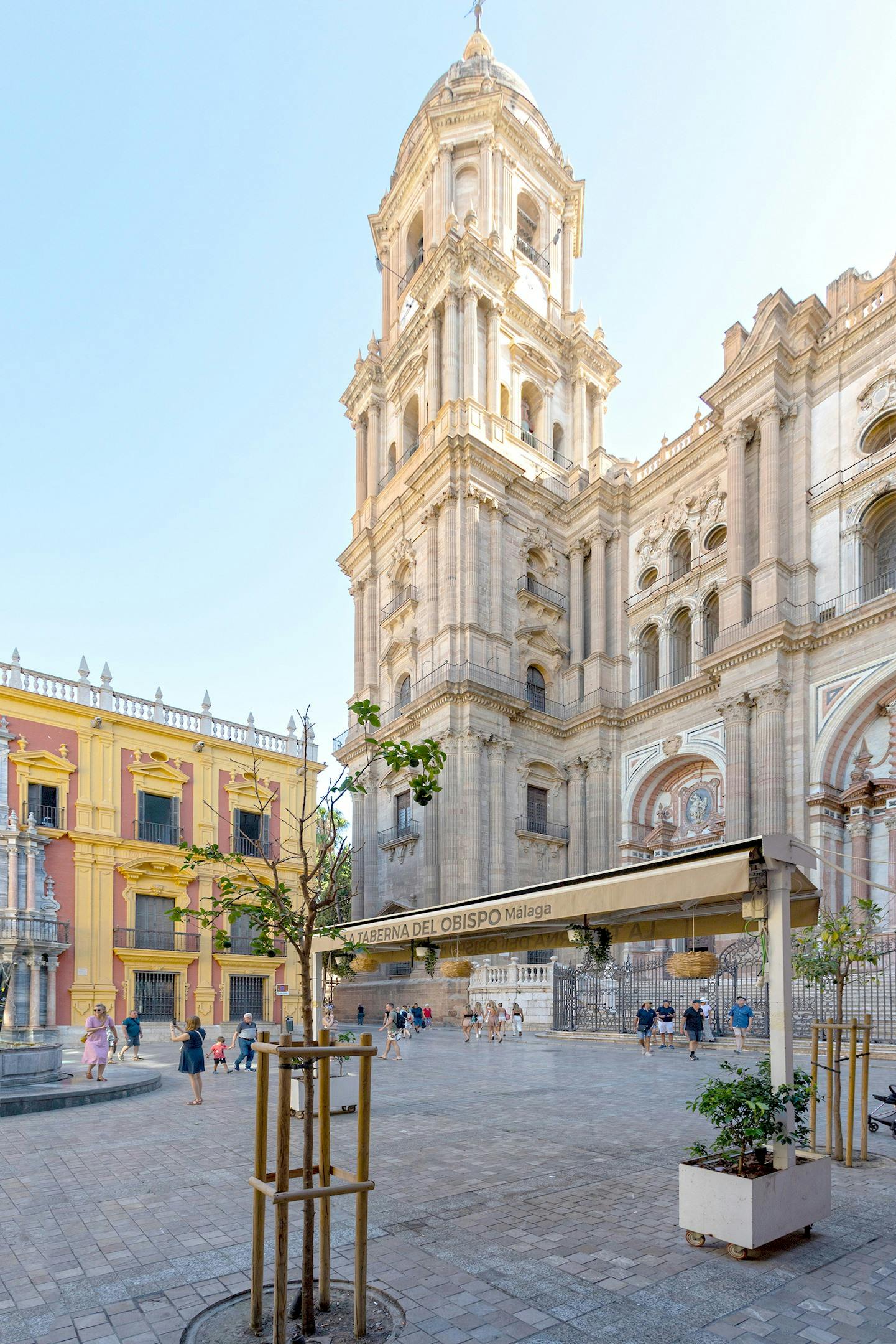 Apartment for rent for €6,415 per month in Málaga, Calle Fresca