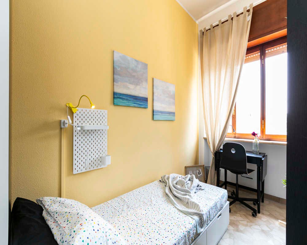 Private room for rent for €945 per month in Milan, Viale Beatrice d'Este