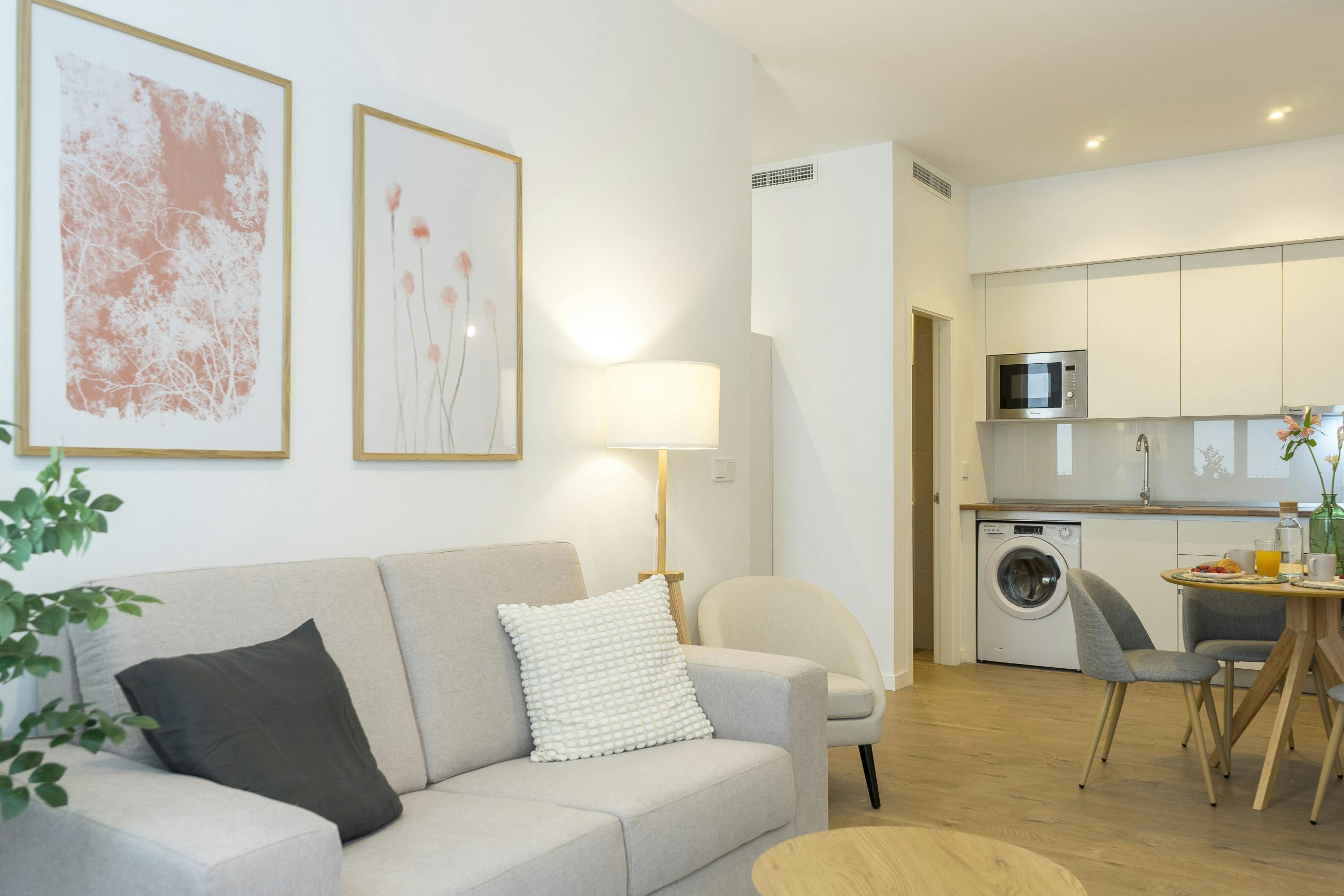 Apartment for rent for €1,882 per month in Málaga, Calle Lagunillas