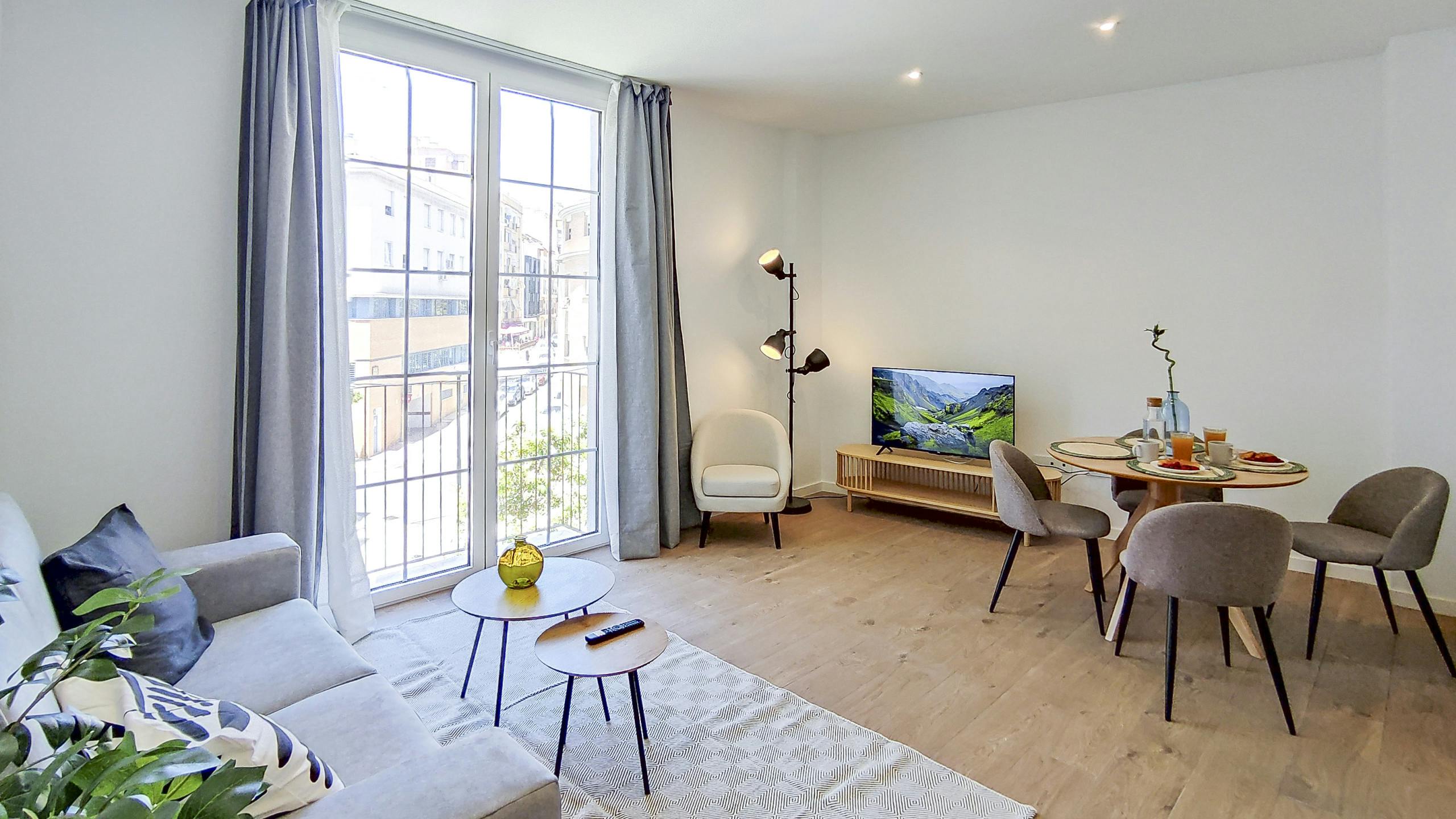 Apartment for rent for €1,928 per month in Málaga, Calle Lagunillas