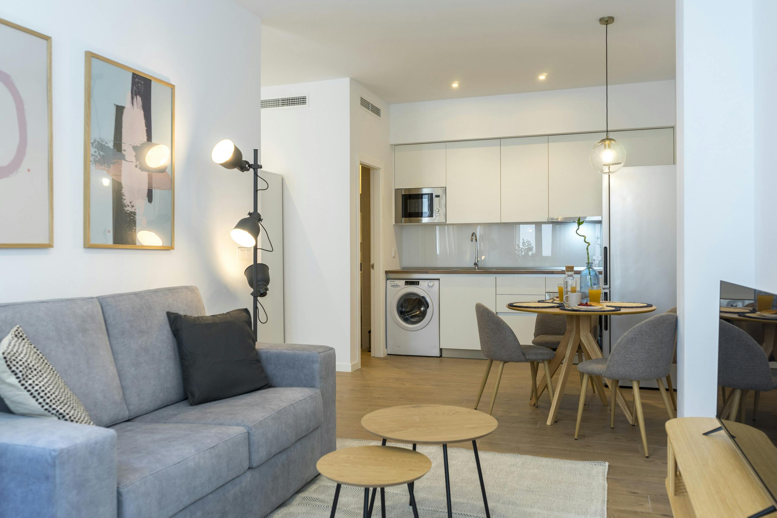 Apartment for rent for €1,928 per month in Málaga, Calle Lagunillas