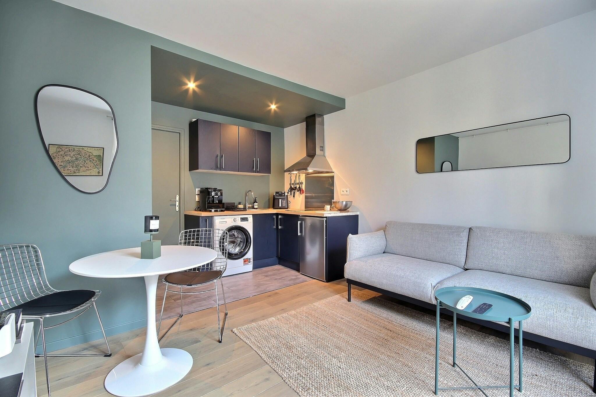 Rue du Faubourg Saint-Martin, Paris preview