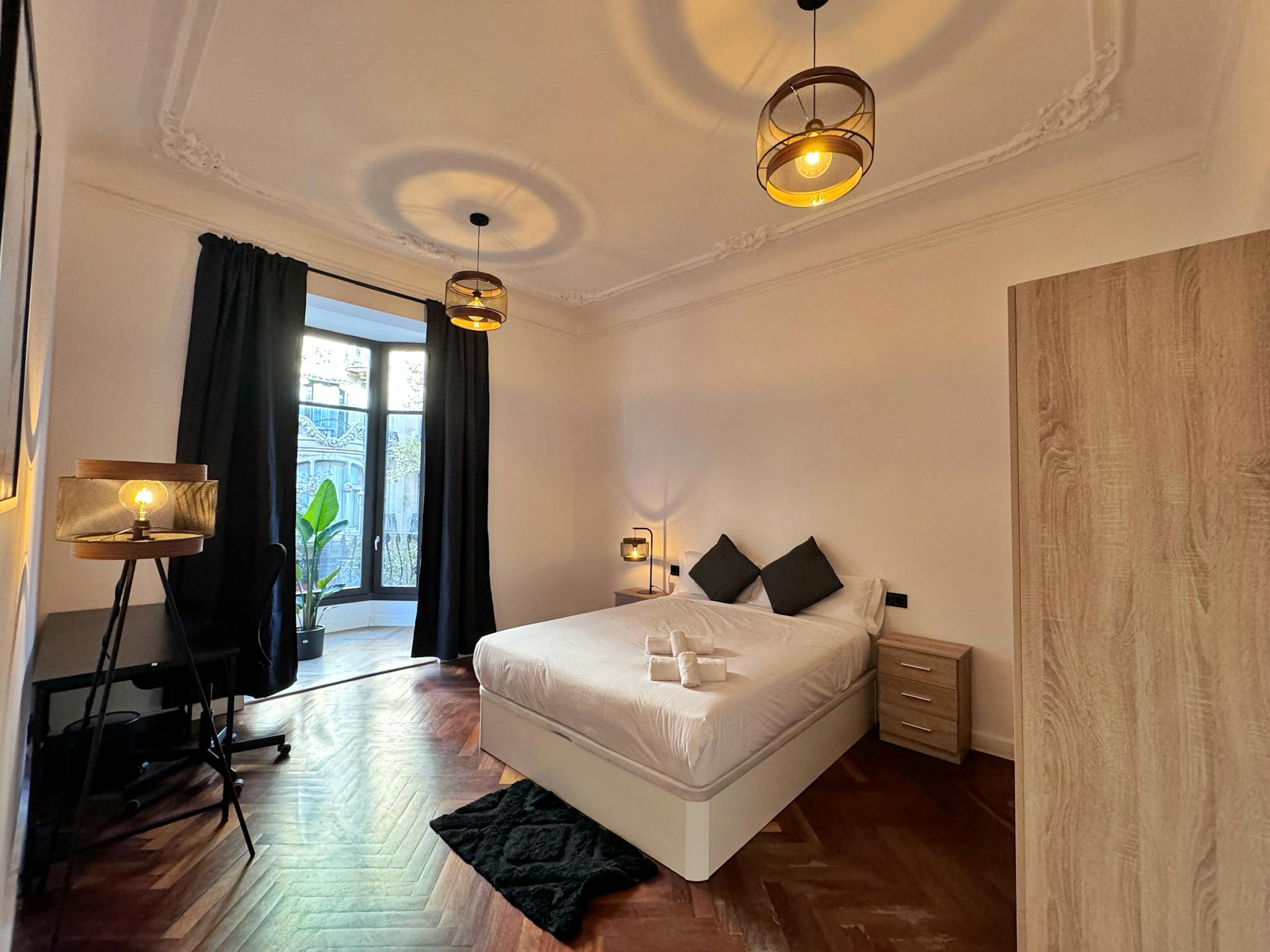 Carrer de Pau Claris, Barcelona preview