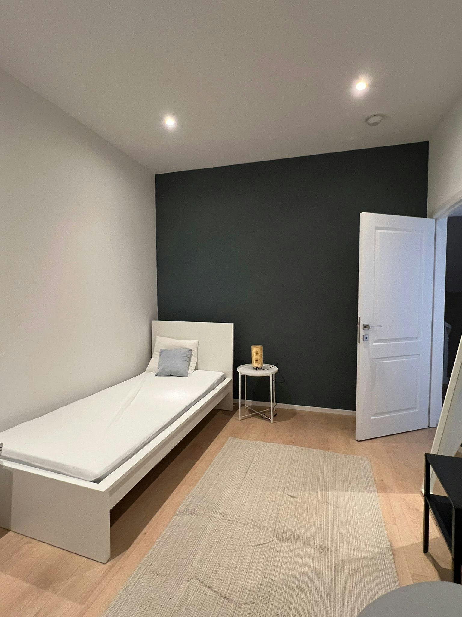 Apartment Saint-Josse-Ten-Noode, 1 bed, 15m² — photo 1