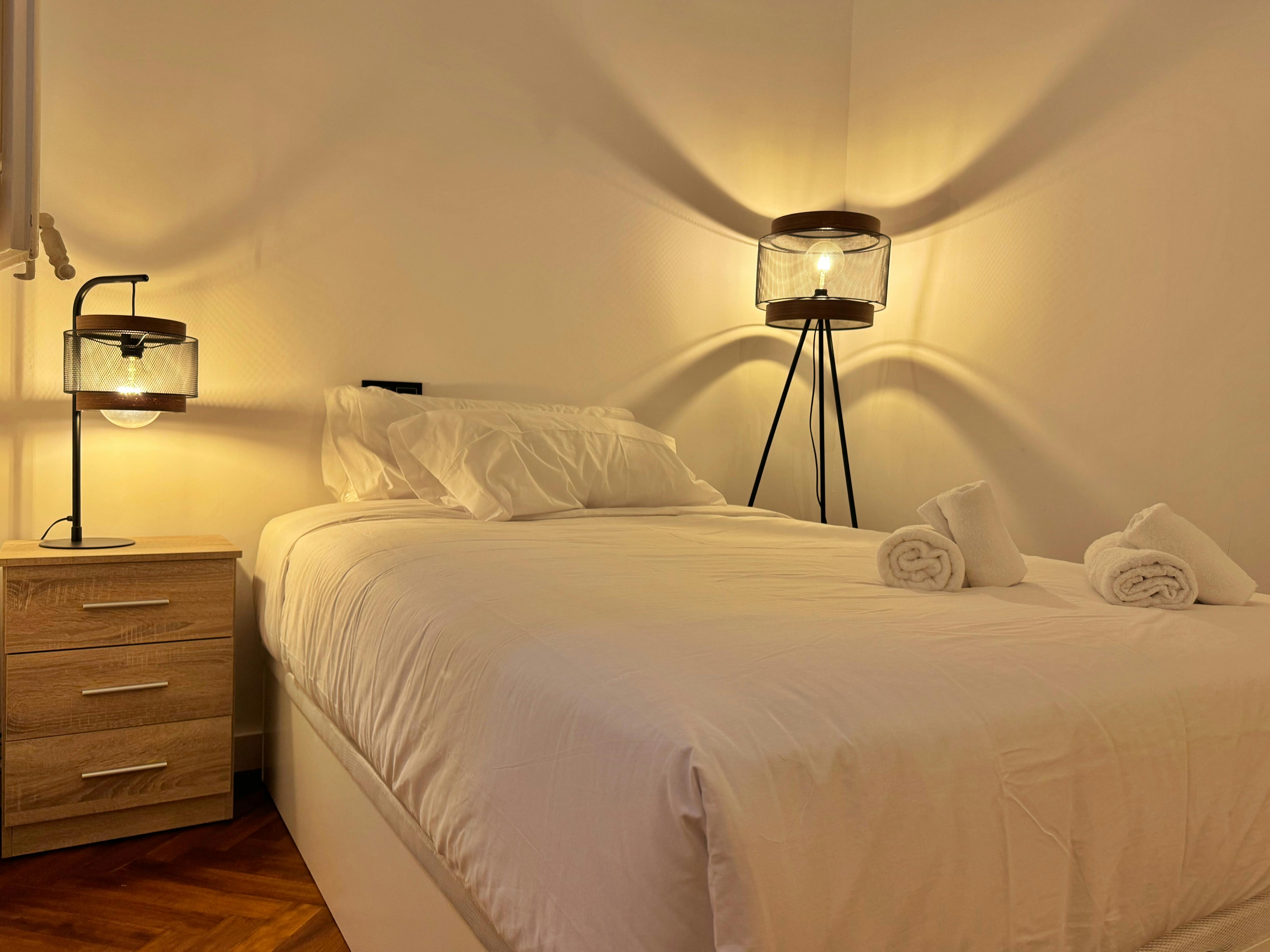 Shared room for rent for €750 per month in Barcelona, Carrer de Pau Claris