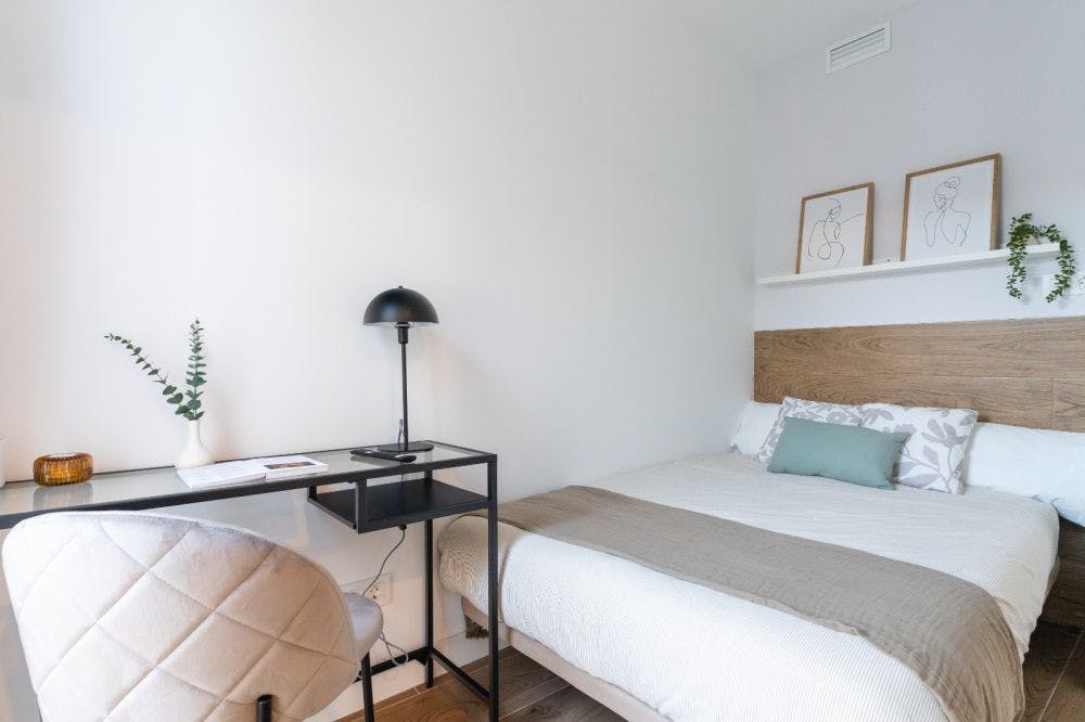 Private room for rent for €680 per month in Madrid, Calle de Alejandro Sánchez