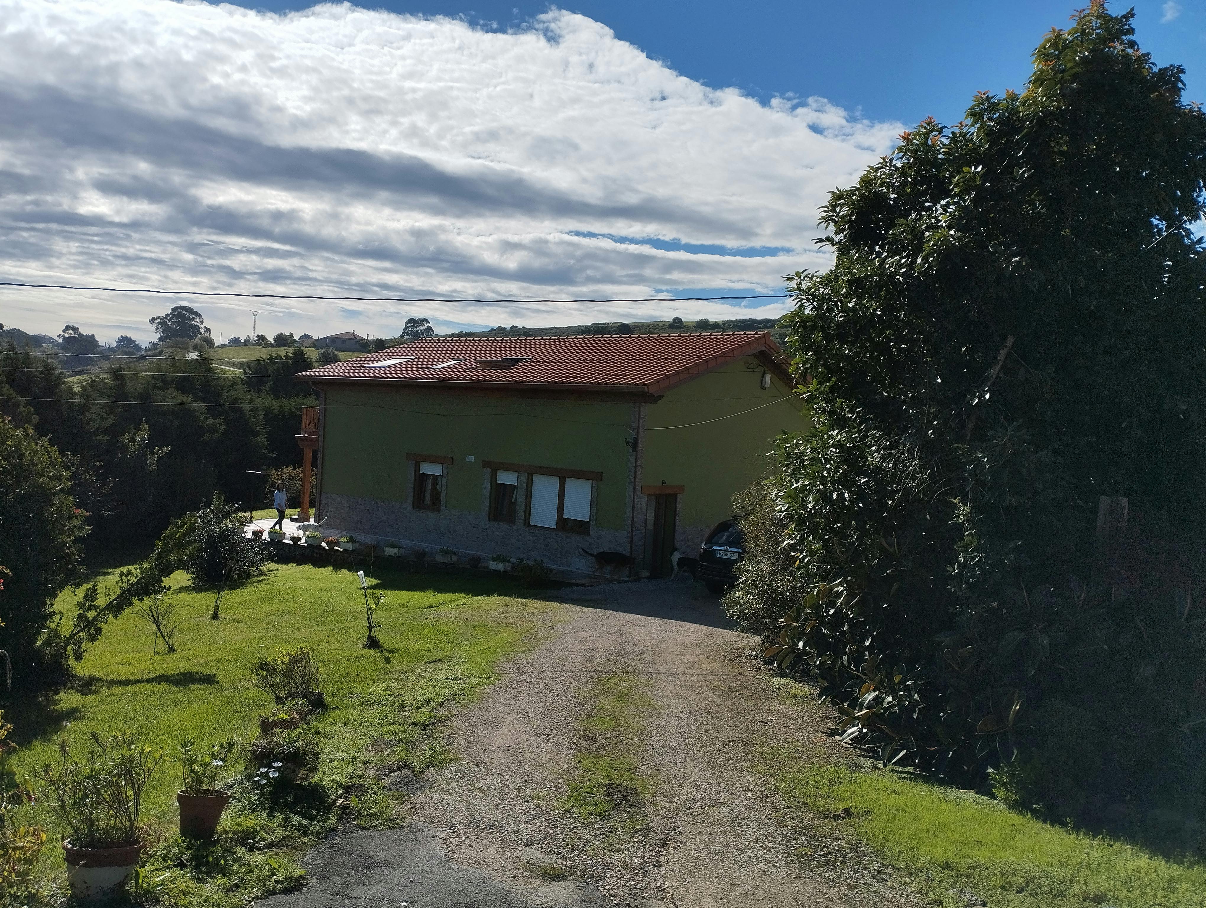 Apartment for rent for €1,400 per month in Suances, Calle Salgar