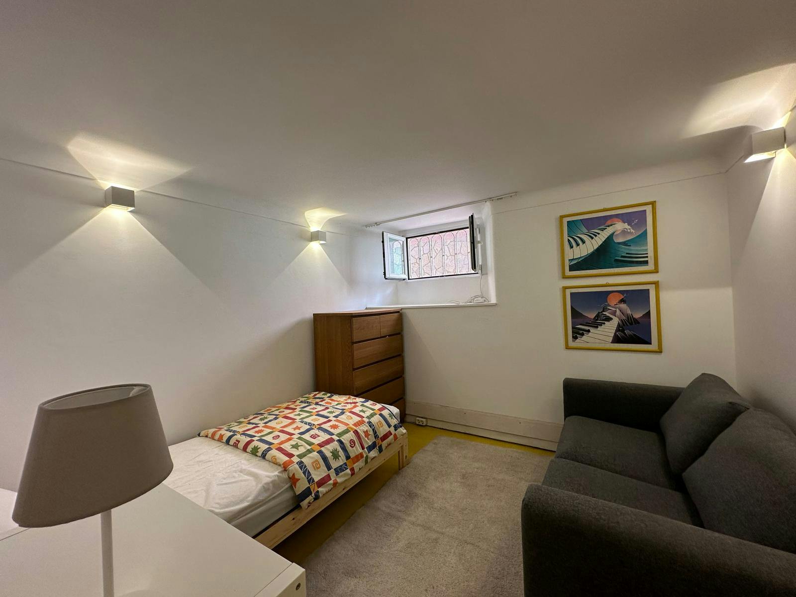 Quarto privado para alugar por € 450 por mês em Lisbon, Avenida Doutor Magalhães Lima