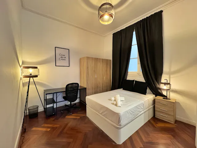 Private room in Carrer de Pau Claris, Barcelona (1569301) room image 1