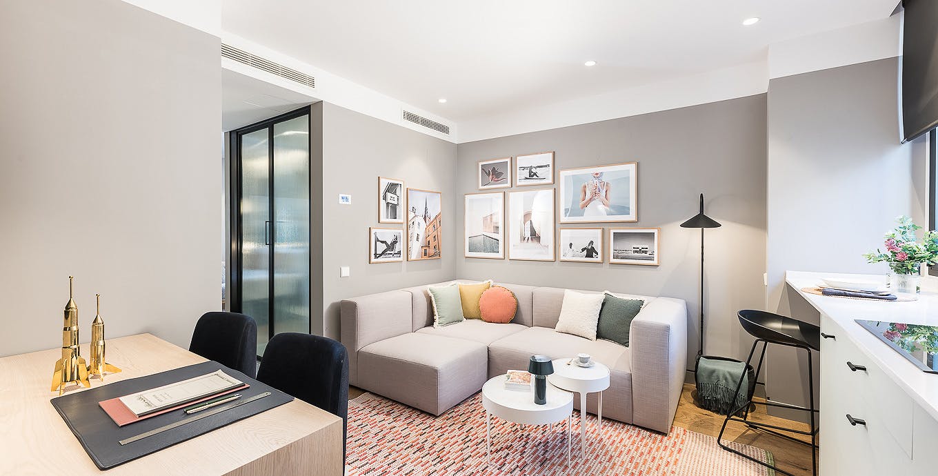 Apartment for rent for €2,713 per month in Madrid, Calle de Colomer