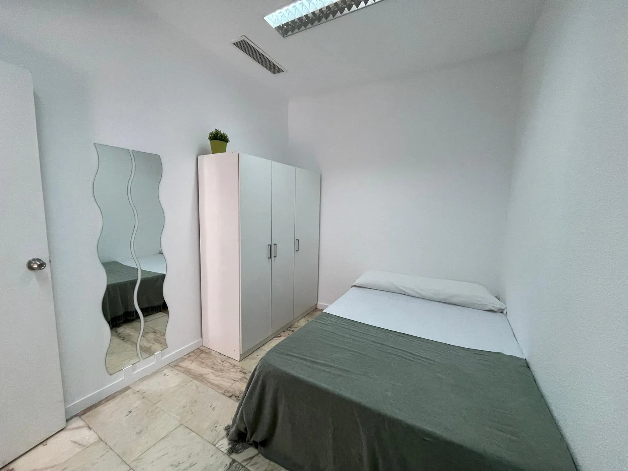 Calle Porvenir, Sevilla preview