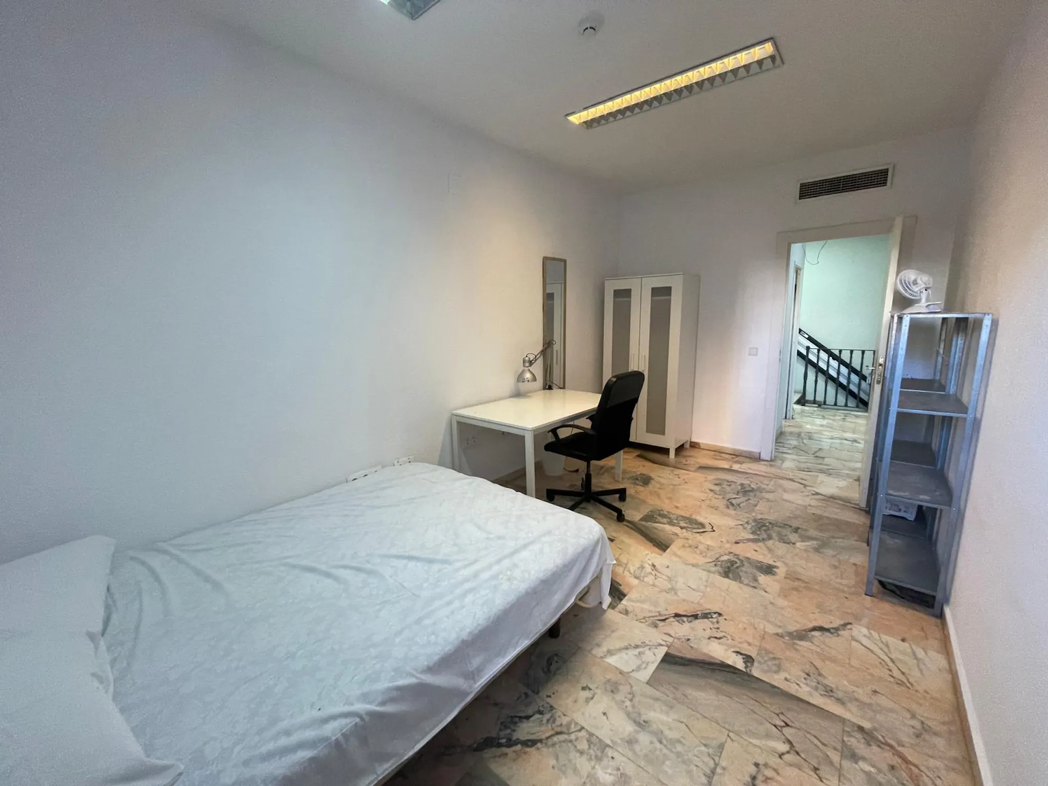 Calle Porvenir, Sevilla preview