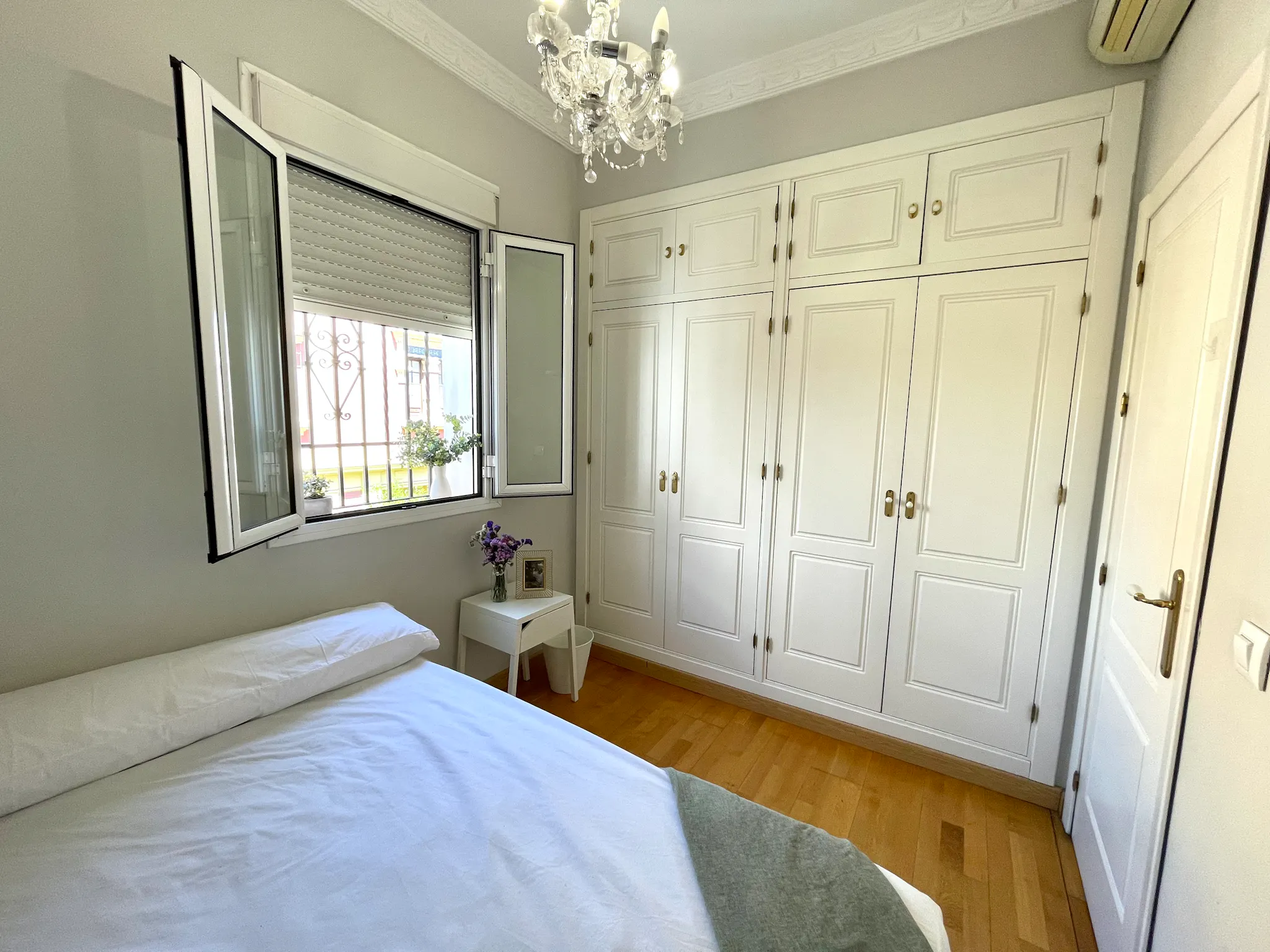 Calle Porvenir, Sevilla preview