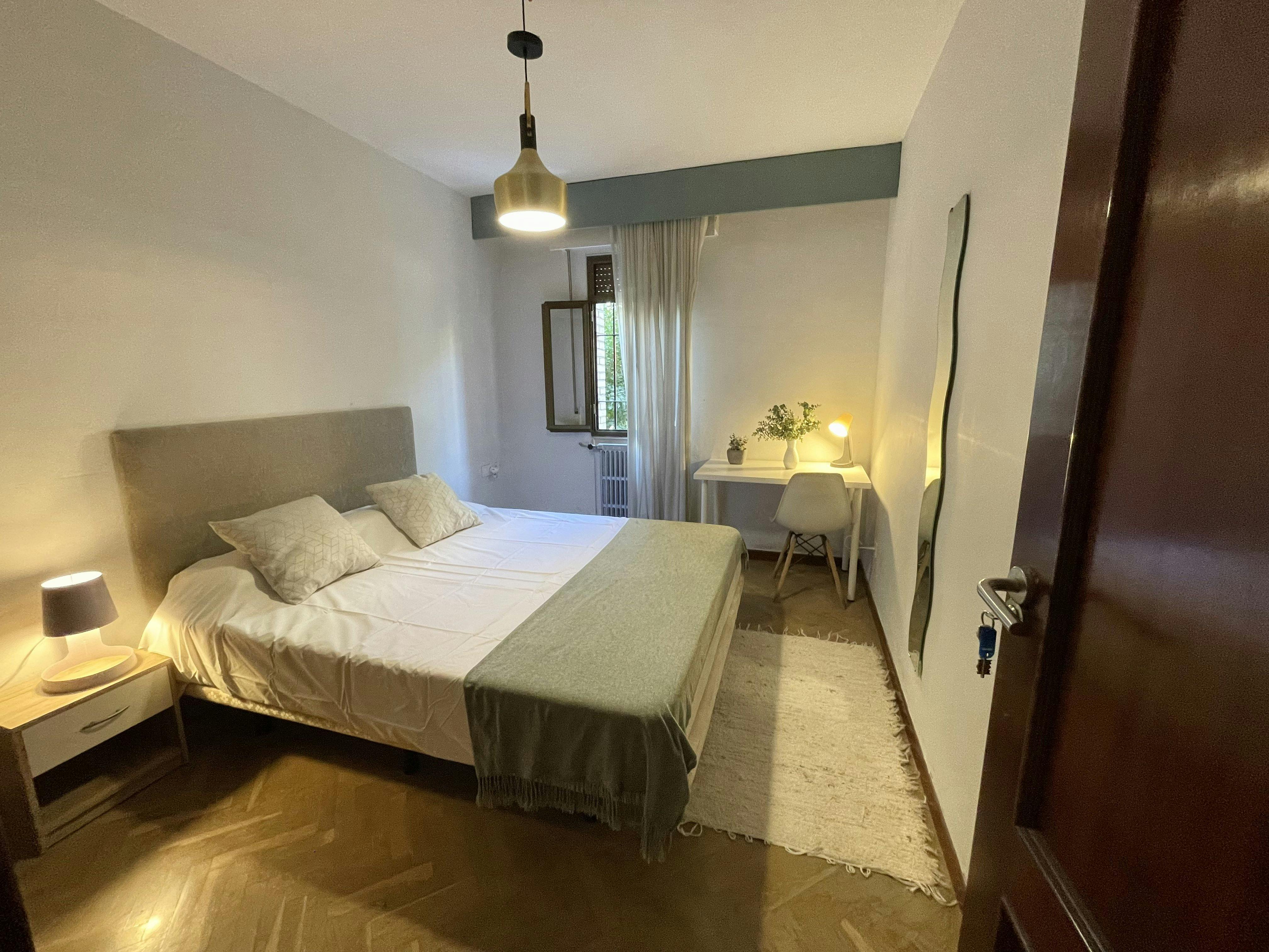 Private room for rent for €450 per month in Sevilla, Calle Ciudad de Ronda