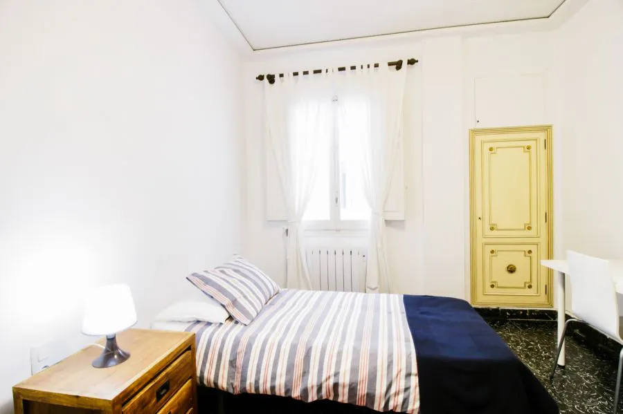 Private room in Carrer del Doctor Zamenhof, Valencia (1569641) ROOM