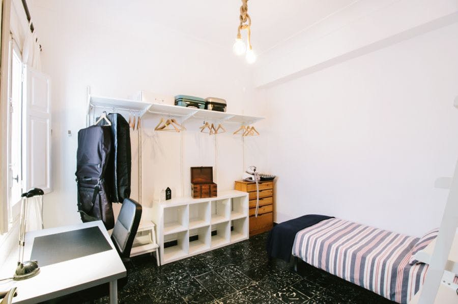 Apartment Valencia, 1 bed, 10m² — photo 1