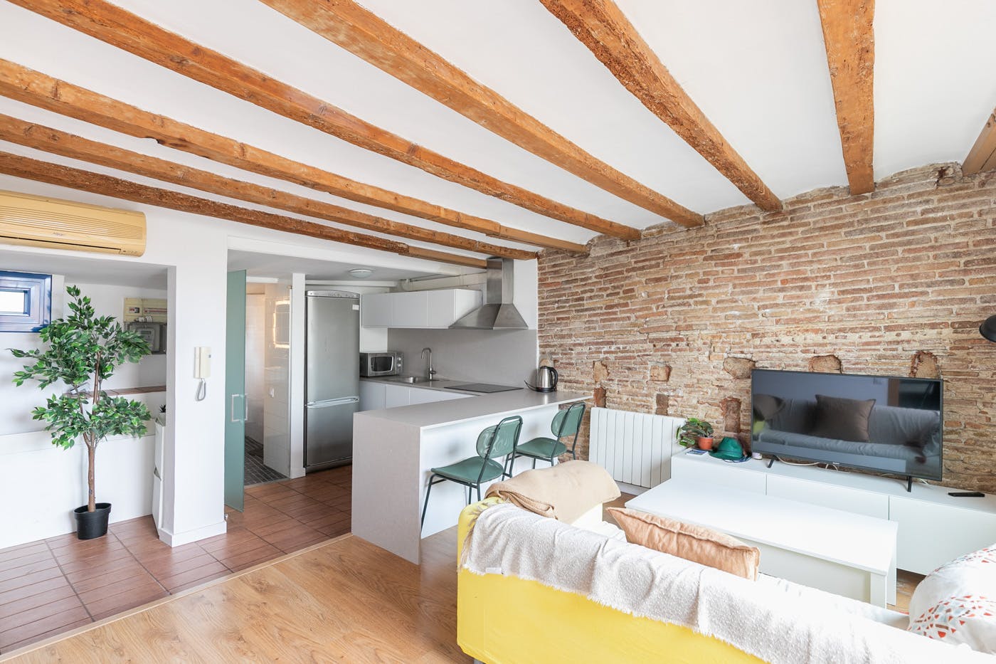 Carrer del Portal Nou, Barcelona preview