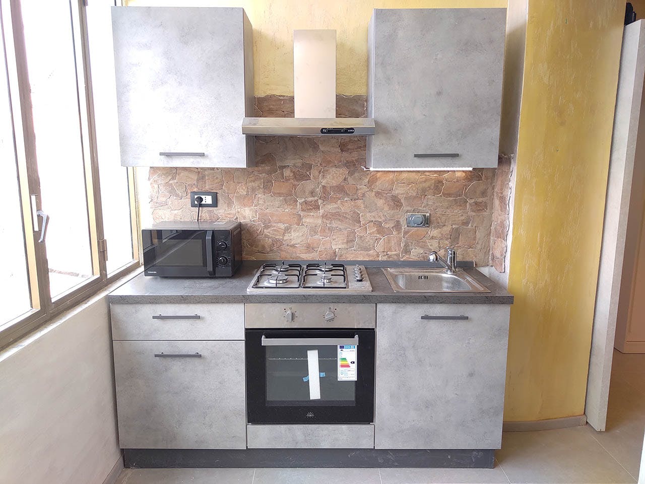 Studio for rent for €700 per month in Turin, Via Baltea