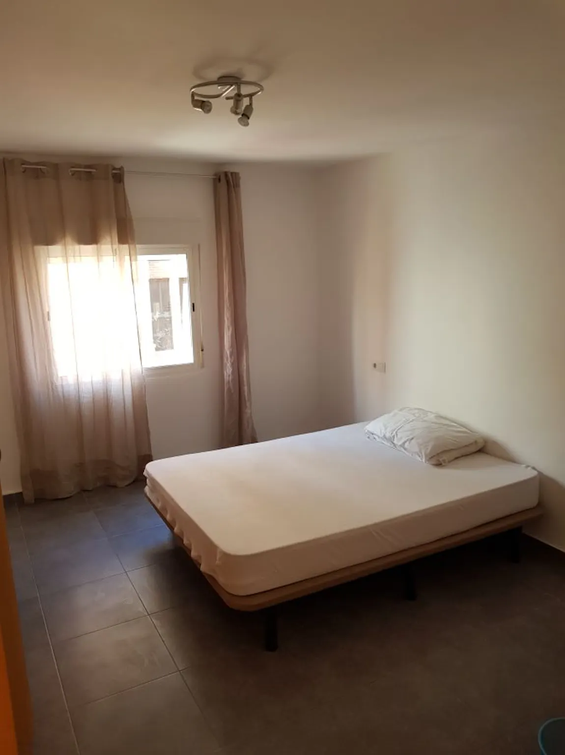 Carrer del Reverend Rafael Tramoyeres, Valencia preview