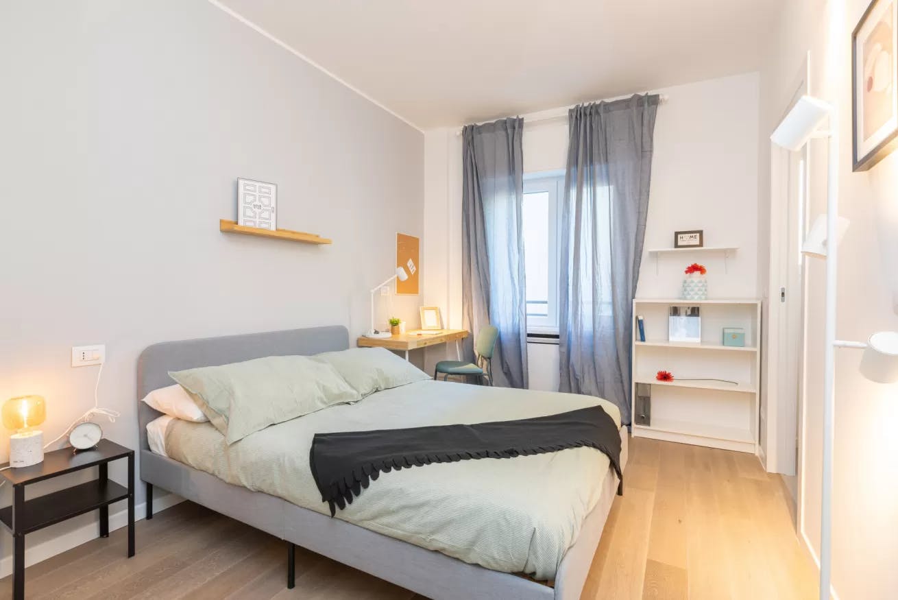 Via Vespri Siciliani, Milan