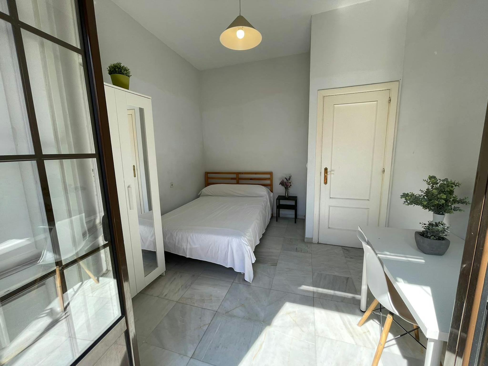 Calle San Luis, Sevilla preview