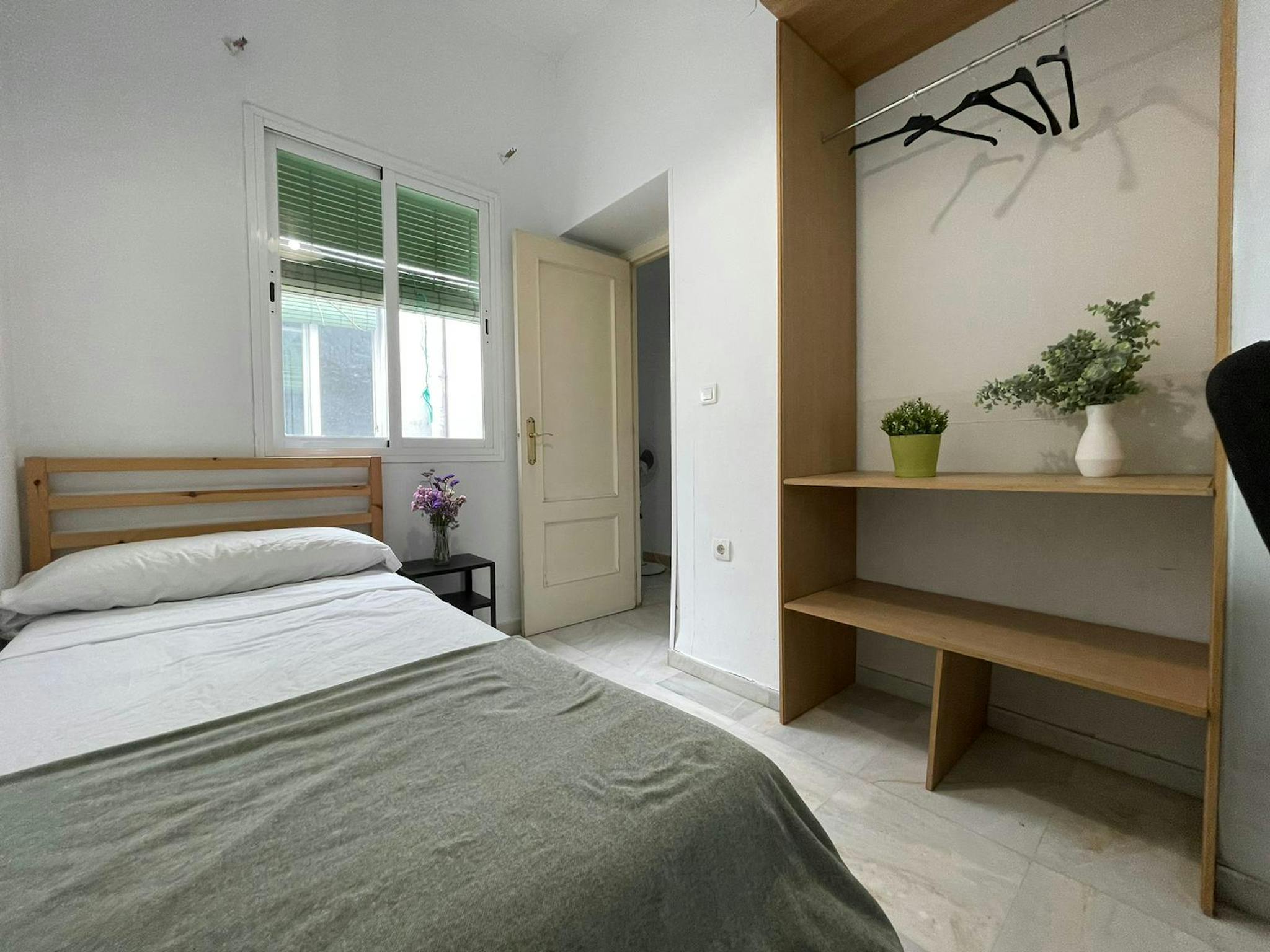 Calle San Luis, Sevilla preview